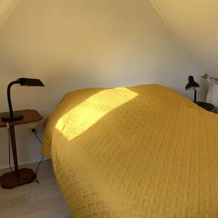 Maison De Pecheur Calme A Avec Jardin Clos, Proches Commerces Et Plage, 3 Pers, 3 Etoiles - Fr-1-542-51 Tregastel