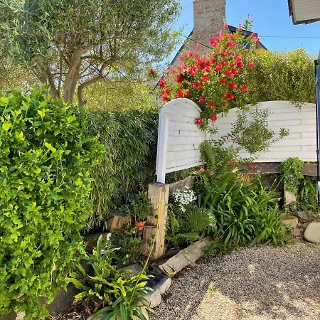 Maison De Pecheur Calme A Avec Jardin Clos, Proches Commerces Et Plage, 3 Pers, 3 Etoiles - Fr-1-542-51 Tregastel